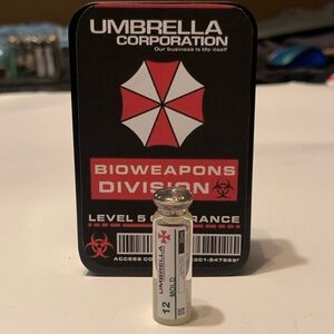 Resident Evil 7 - MOLD Vial - GLOW In The Dark - 1.25 Inches